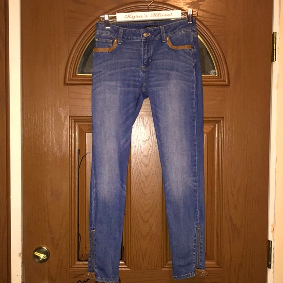 White House Black Market Vegan Leather Tipped Cropped Ankle Zip Skimmer Jeans - Picture 6 of 16